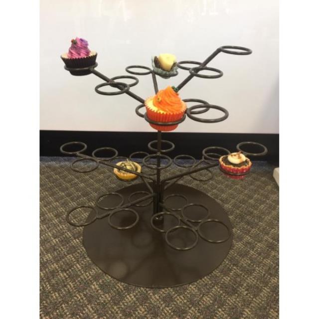 Where to find cupcake tree holds 36 cupcakes in Everett